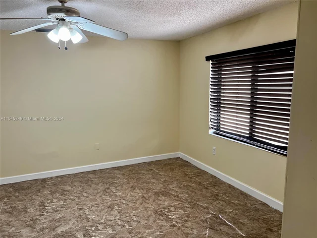 1071 NW 128th Ave # 1071, Miami FL 33182