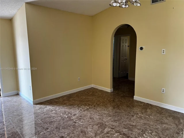 1071 NW 128th Ave # 1071, Miami FL 33182