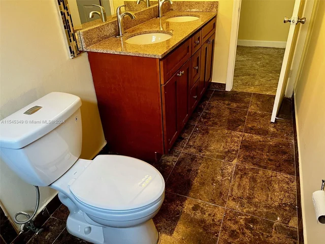 1071 NW 128th Ave # 1071, Miami FL 33182