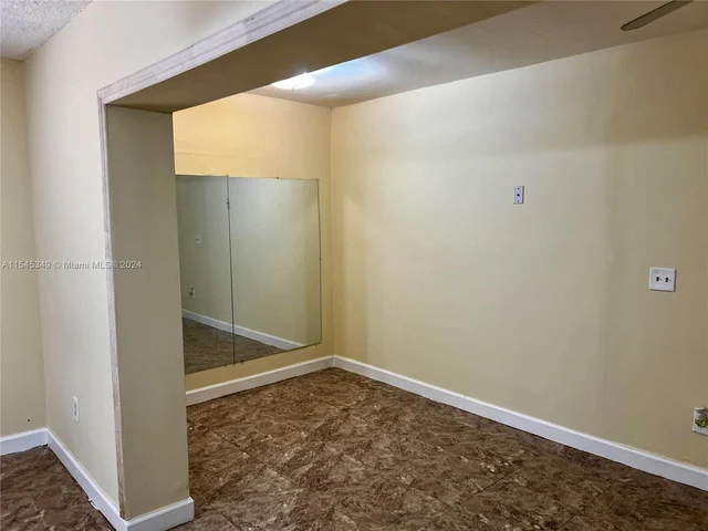 1071 NW 128th Ave # 1071, Miami FL 33182