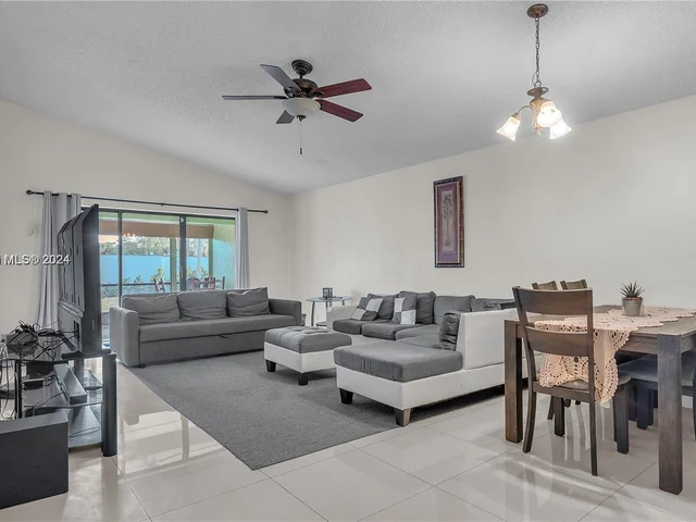 3926 S Arelia Dr S # 3926, Delray Beach FL 33445