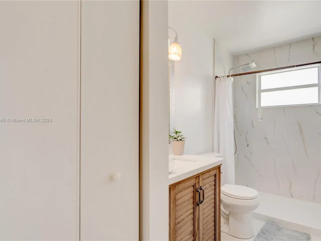 1370 NW 154th Ave # 1370, Pembroke Pines FL 33028