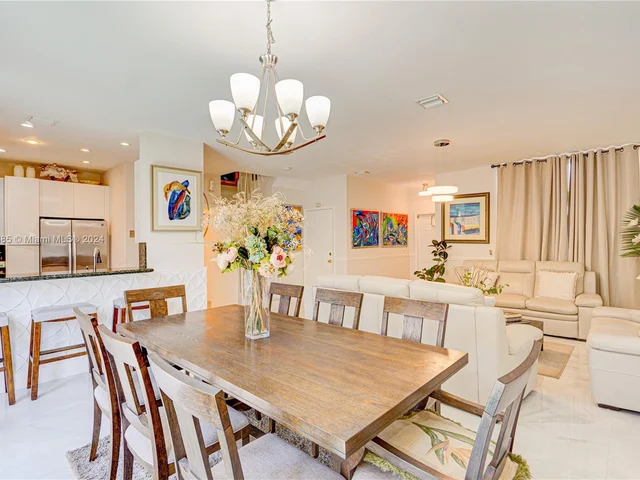 1370 NW 154th Ave # 1370, Pembroke Pines FL 33028