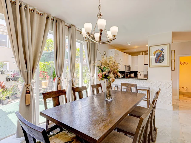 1370 NW 154th Ave # 1370, Pembroke Pines FL 33028