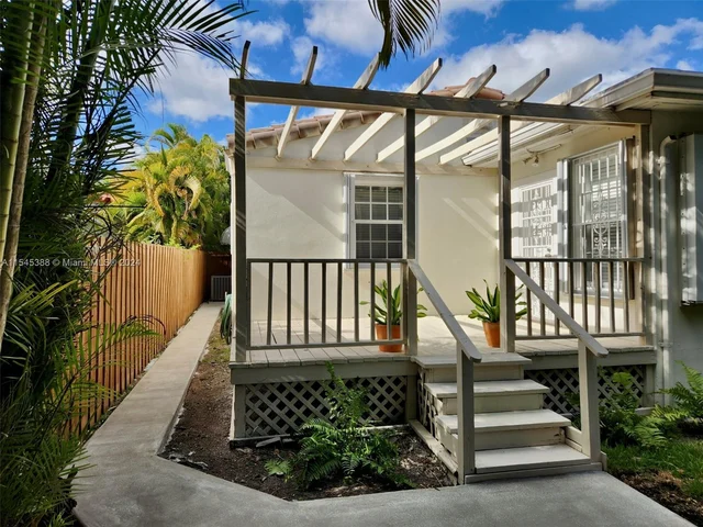 1650 SW 21st St, Miami FL 33145