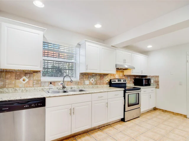 1650 SW 21st St, Miami FL 33145