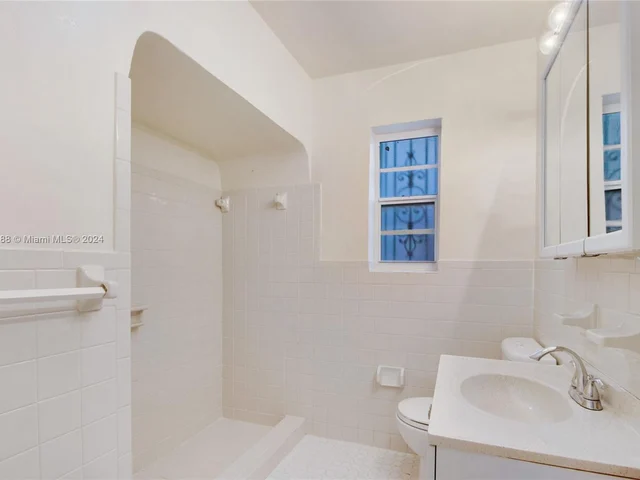 1650 SW 21st St, Miami FL 33145