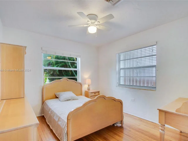 1650 SW 21st St, Miami FL 33145