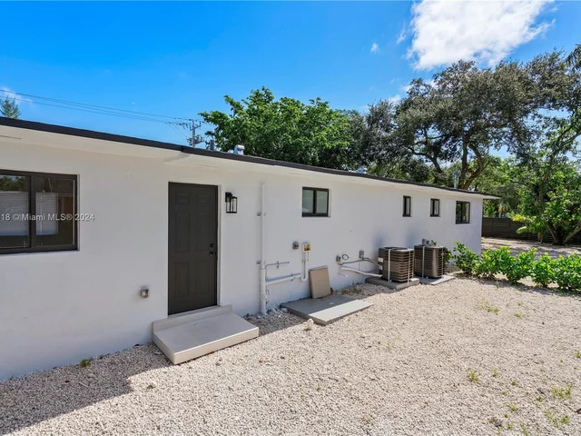 490 NE 141st St # 492, North Miami FL 33161