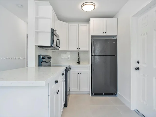 490 NE 141st St # 492, North Miami FL 33161