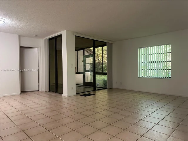 10791 NW 14th Street # 290, Plantation FL 33322