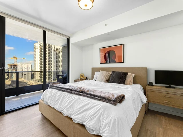 1000 Brickell Plz # 2010, Miami FL 33131