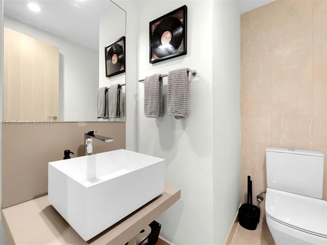 1000 Brickell Plz # 2010, Miami FL 33131