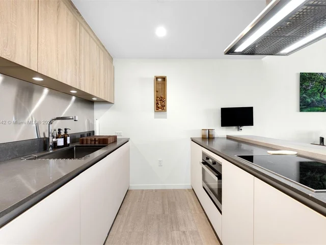 1000 Brickell Plz # 2010, Miami FL 33131