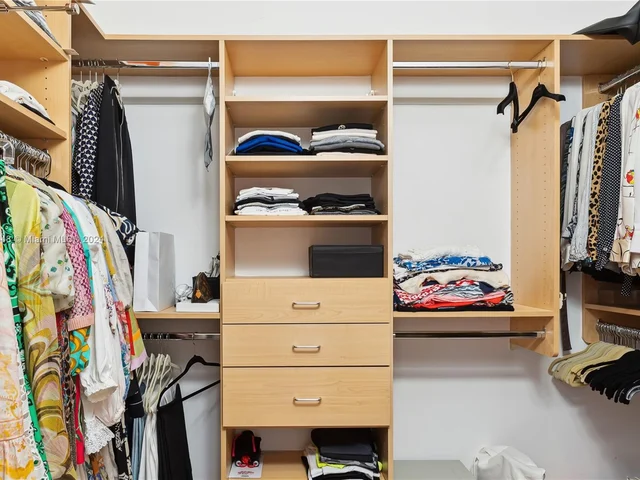 808 Brickell Key Dr # 2502, Miami FL 33131