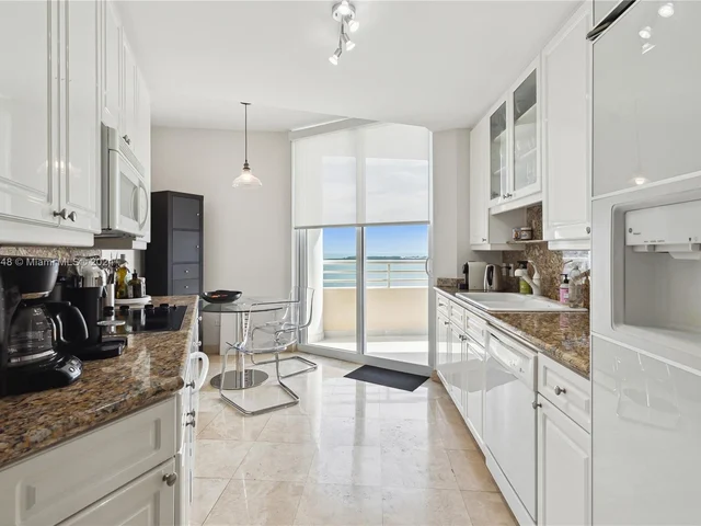 808 Brickell Key Dr # 2502, Miami FL 33131