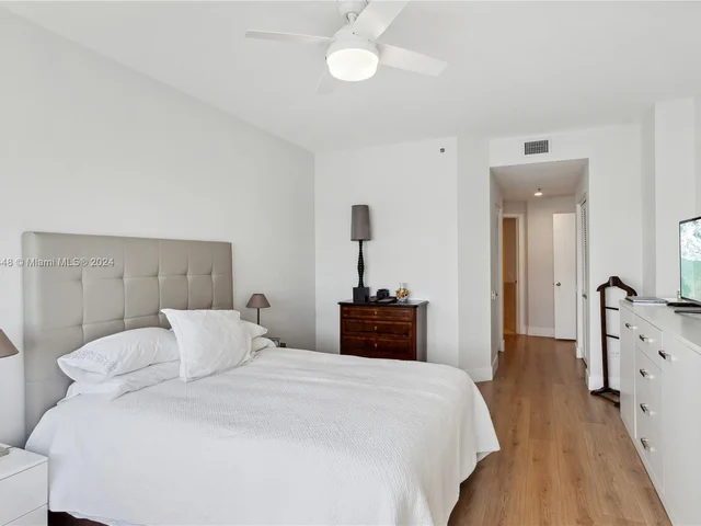 808 Brickell Key Dr # 2502, Miami FL 33131