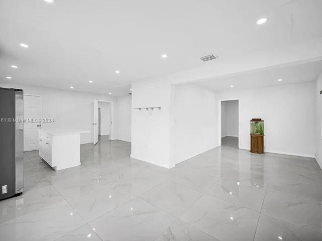 3455 NW 102nd St, Miami FL 33147