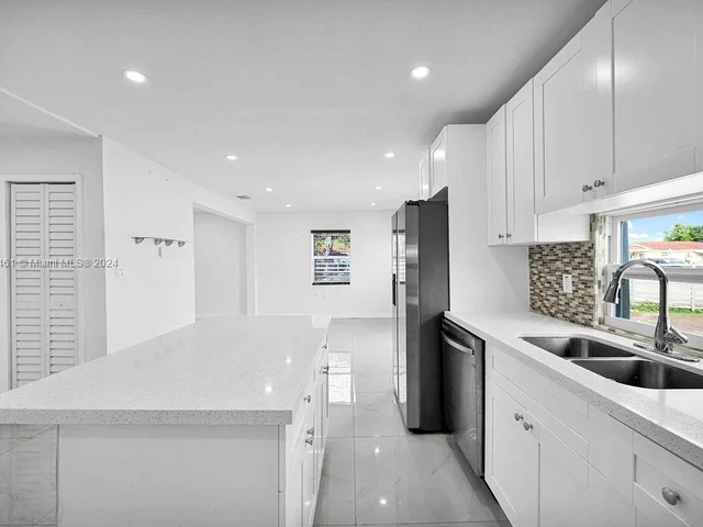 3455 NW 102nd St, Miami FL 33147