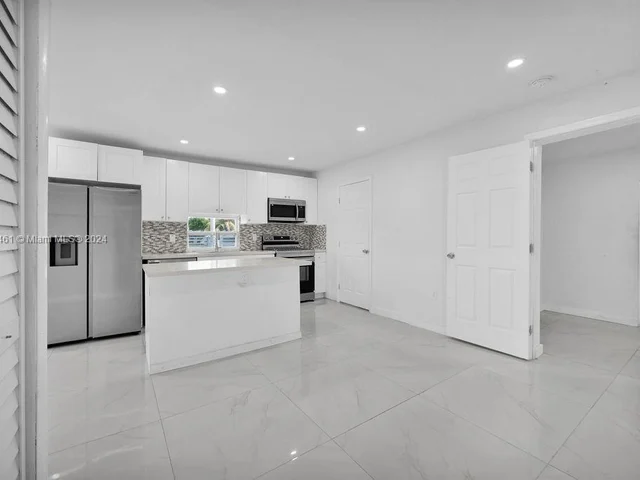 3455 NW 102nd St, Miami FL 33147