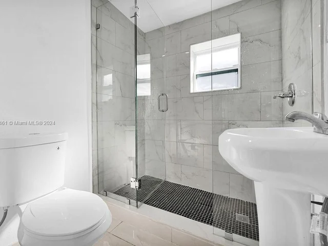 3455 NW 102nd St, Miami FL 33147