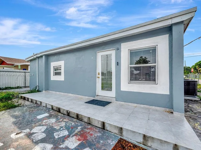 3455 NW 102nd St, Miami FL 33147