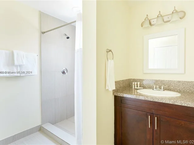 568 NE 66 St # 301, Miami FL 33138