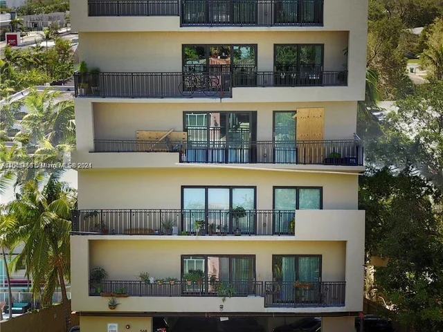 568 NE 66 St # 301, Miami FL 33138