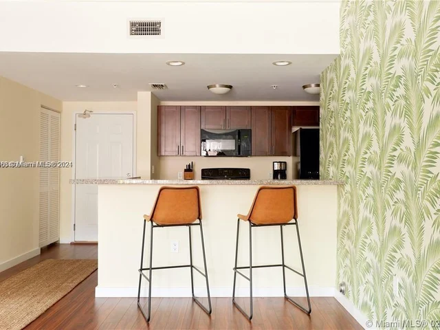 568 NE 66 St # 301, Miami FL 33138