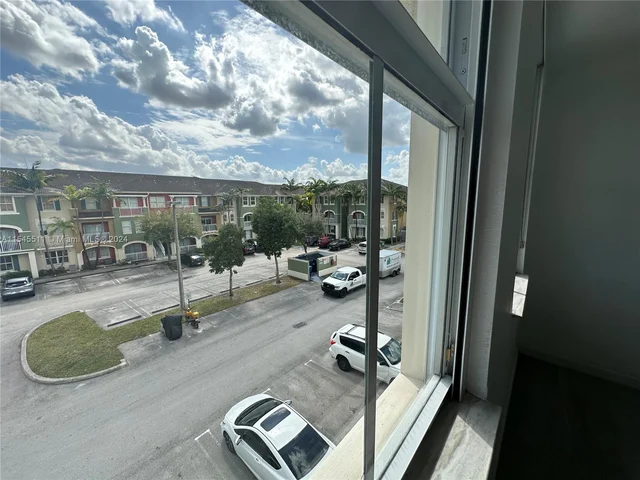 11001 NW 83rd St # 203, Doral FL 33178