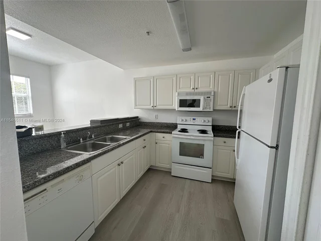 11001 NW 83rd St # 203, Doral FL 33178