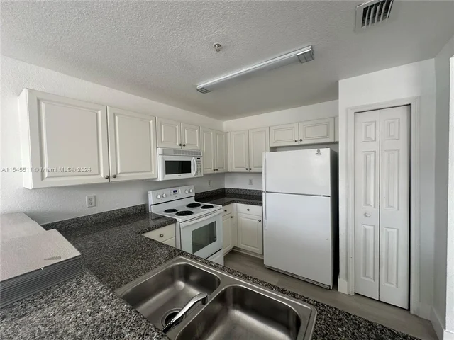 11001 NW 83rd St # 203, Doral FL 33178