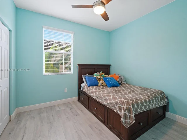 1230 SW 147th Ter, Pembroke Pines FL 33027