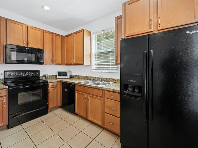 1230 SW 147th Ter, Pembroke Pines FL 33027