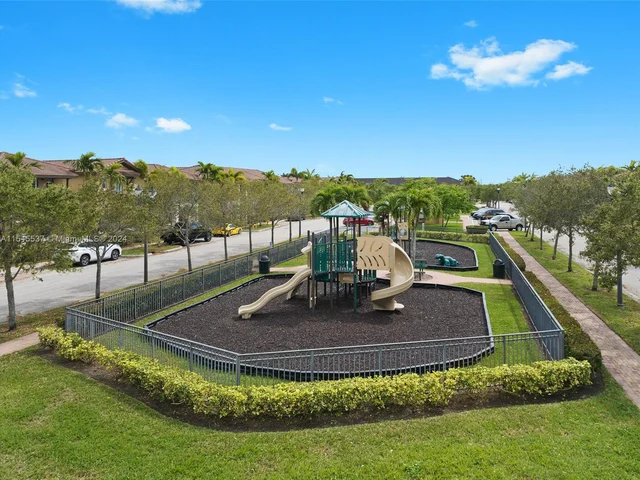 1230 SW 147th Ter, Pembroke Pines FL 33027