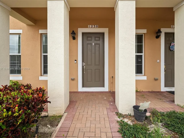 1230 SW 147th Ter, Pembroke Pines FL 33027