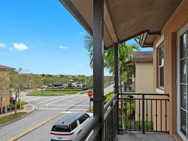 1230 SW 147th Ter, Pembroke Pines FL 33027