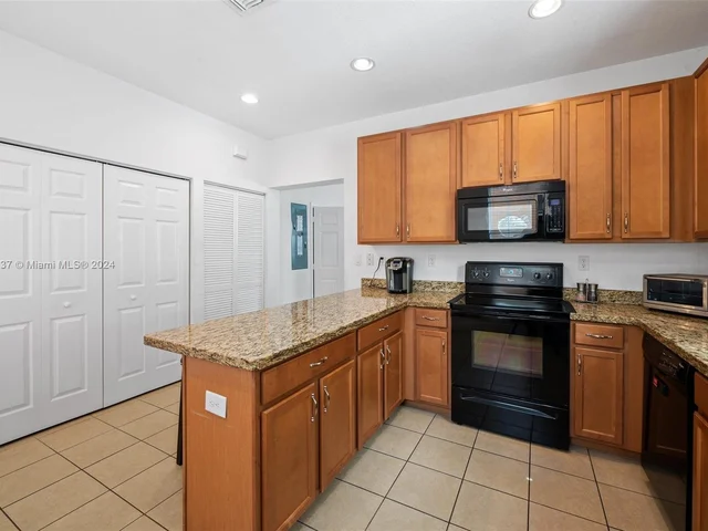 1230 SW 147th Ter, Pembroke Pines FL 33027