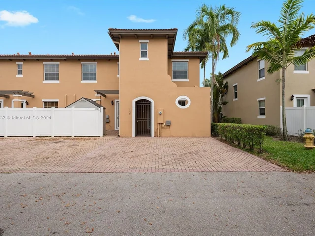 1230 SW 147th Ter, Pembroke Pines FL 33027