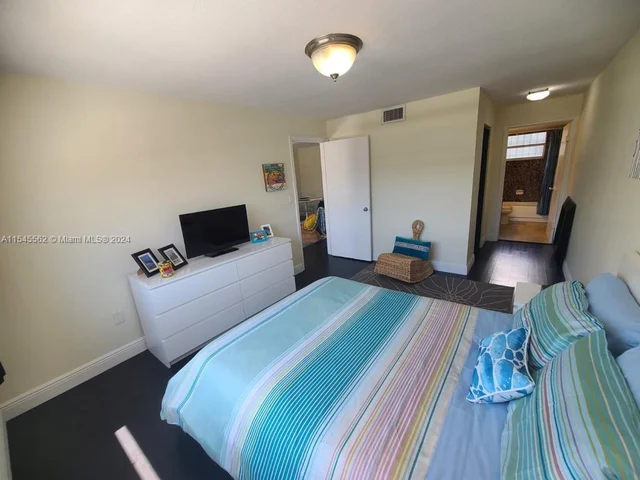 1236 Alton Rd # 203, Miami Beach FL 33139