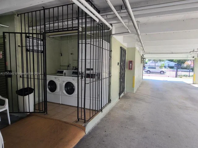 1236 Alton Rd # 203, Miami Beach FL 33139