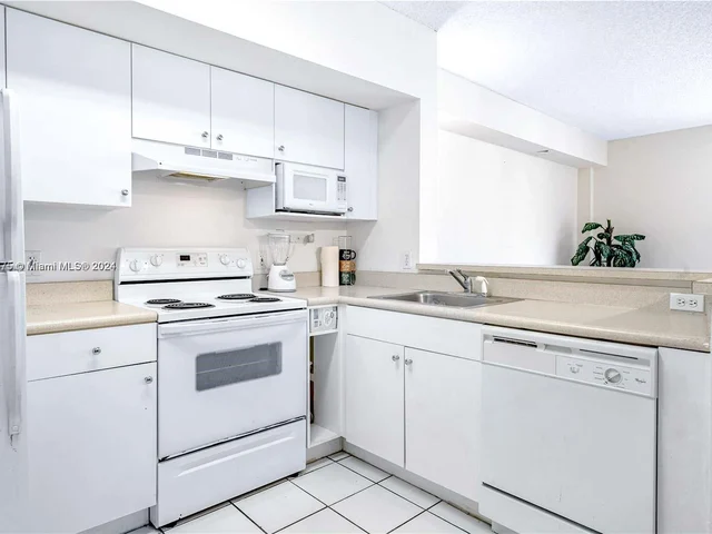 5077 NW 7th St # 1116, Miami FL 33126