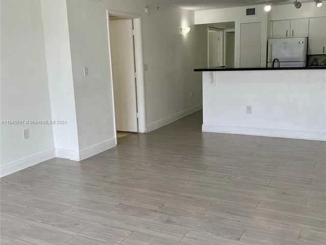 4350 NW 107 AV # 108, Doral FL 33178