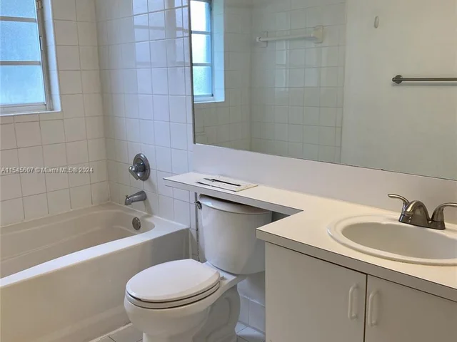 4350 NW 107 AV # 108, Doral FL 33178