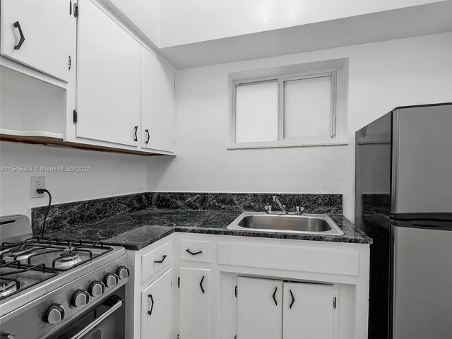 1850 Meridian Ave # 8, Miami Beach FL 33139