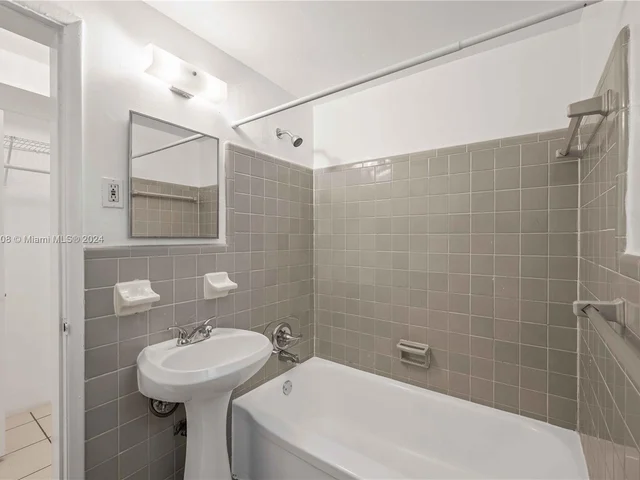 1850 Meridian Ave # 8, Miami Beach FL 33139