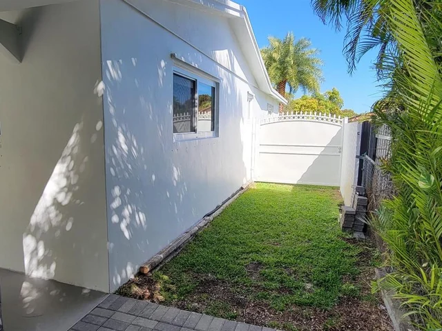 7632 SW 96th Ct # 1, Miami FL 33173