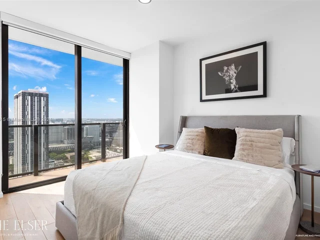 398 NE 5th St # 3901, Miami FL 33132