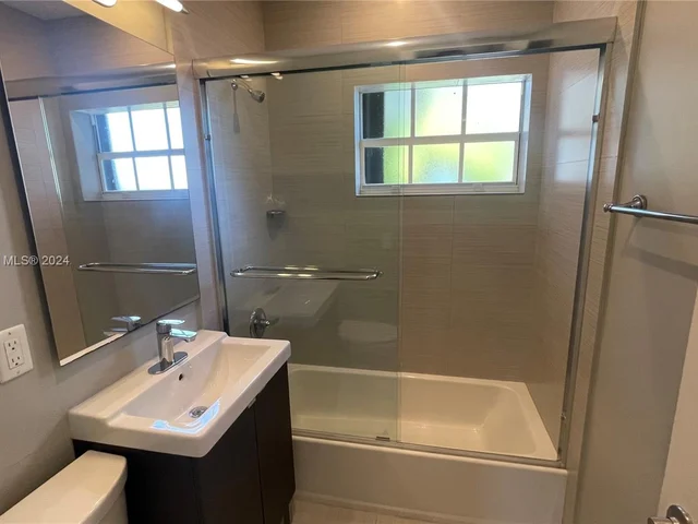 11845 SW 190th Ter, Miami FL 33177