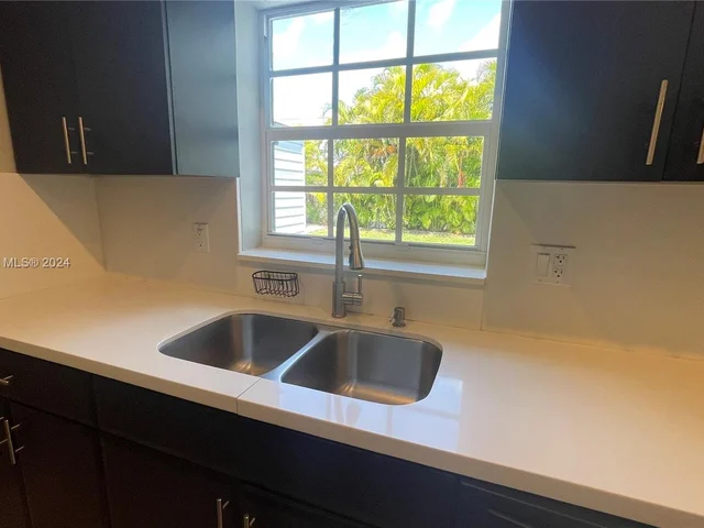 11845 SW 190th Ter, Miami FL 33177